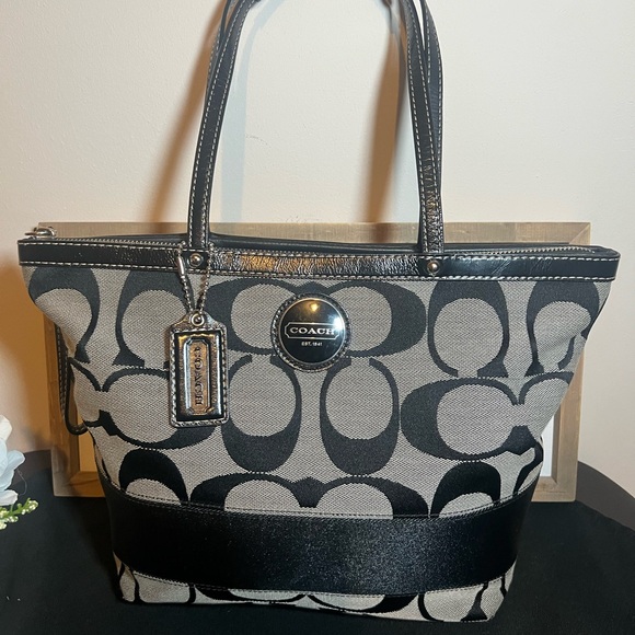 Vintage Coach Black & Gray Signature Canvas Patent Leather Tote - Picture 1 of 9
